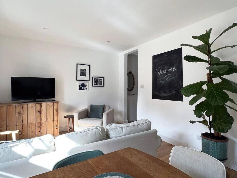 Poets Rest, Free Parking, Ev Socket Fees Apply Walk To Beach Brighton Exteriör bild