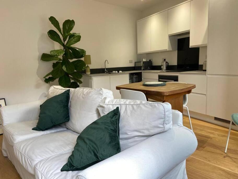 Poets Rest, Free Parking, Ev Socket Fees Apply Walk To Beach Brighton Exteriör bild
