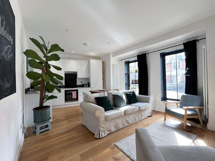 Poets Rest, Free Parking, Ev Socket Fees Apply Walk To Beach Brighton Exteriör bild
